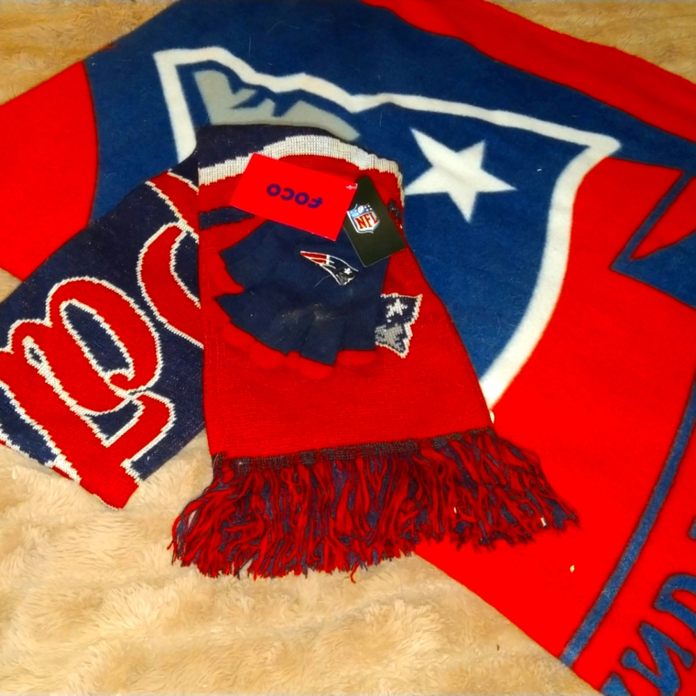 New England,Patriots scarf,gloves, fleece blanket throw